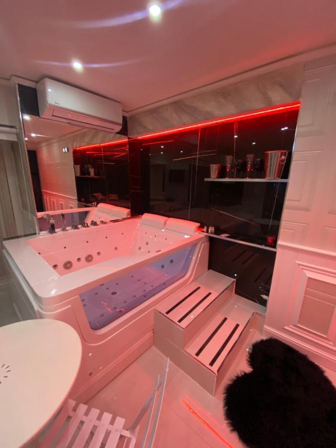 نابولي Samm B&B Porta San Gennaro المظهر الخارجي الصورة
